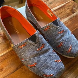 Denim with fox print TOMS.